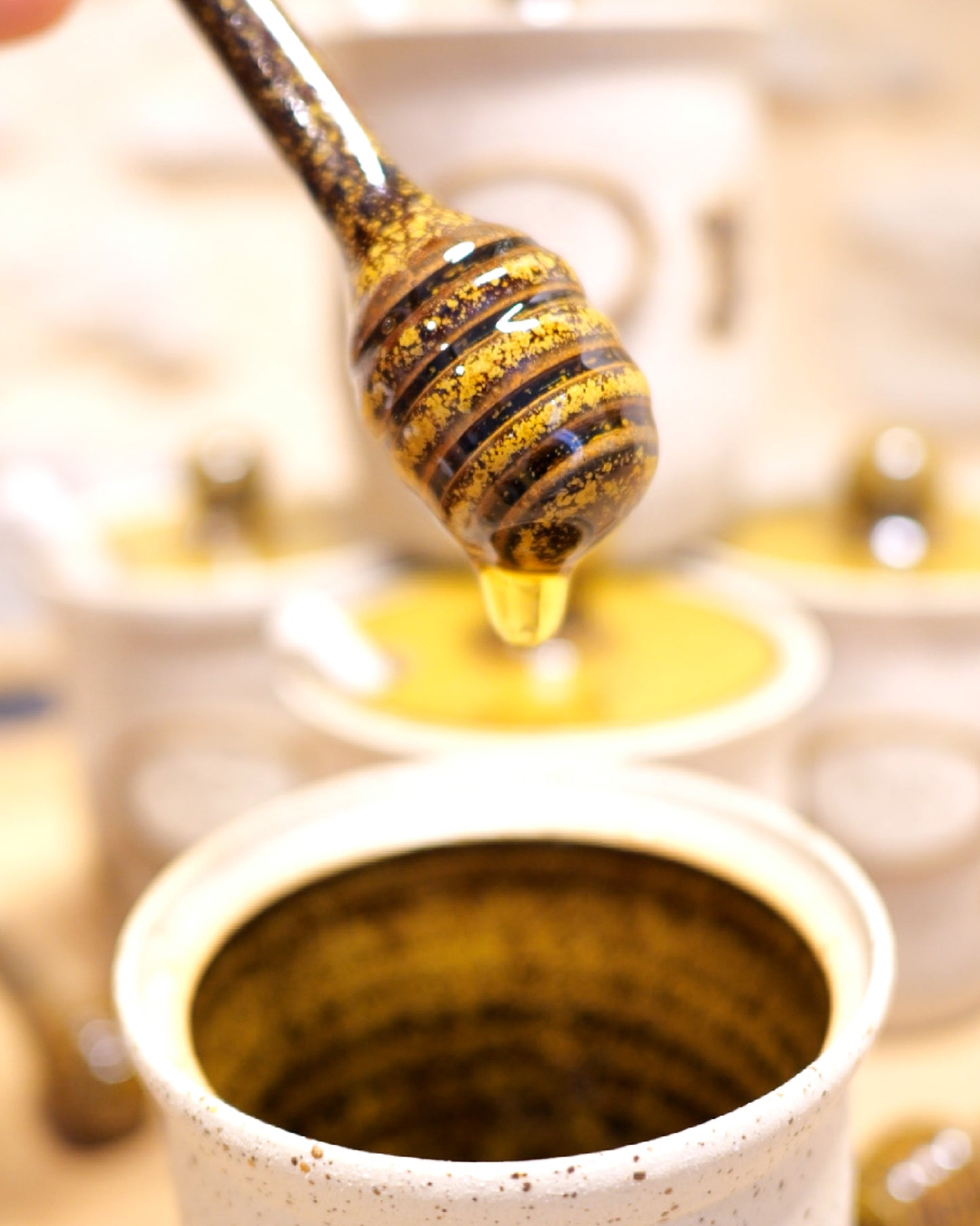 Pot à miel avec cuillère à miel