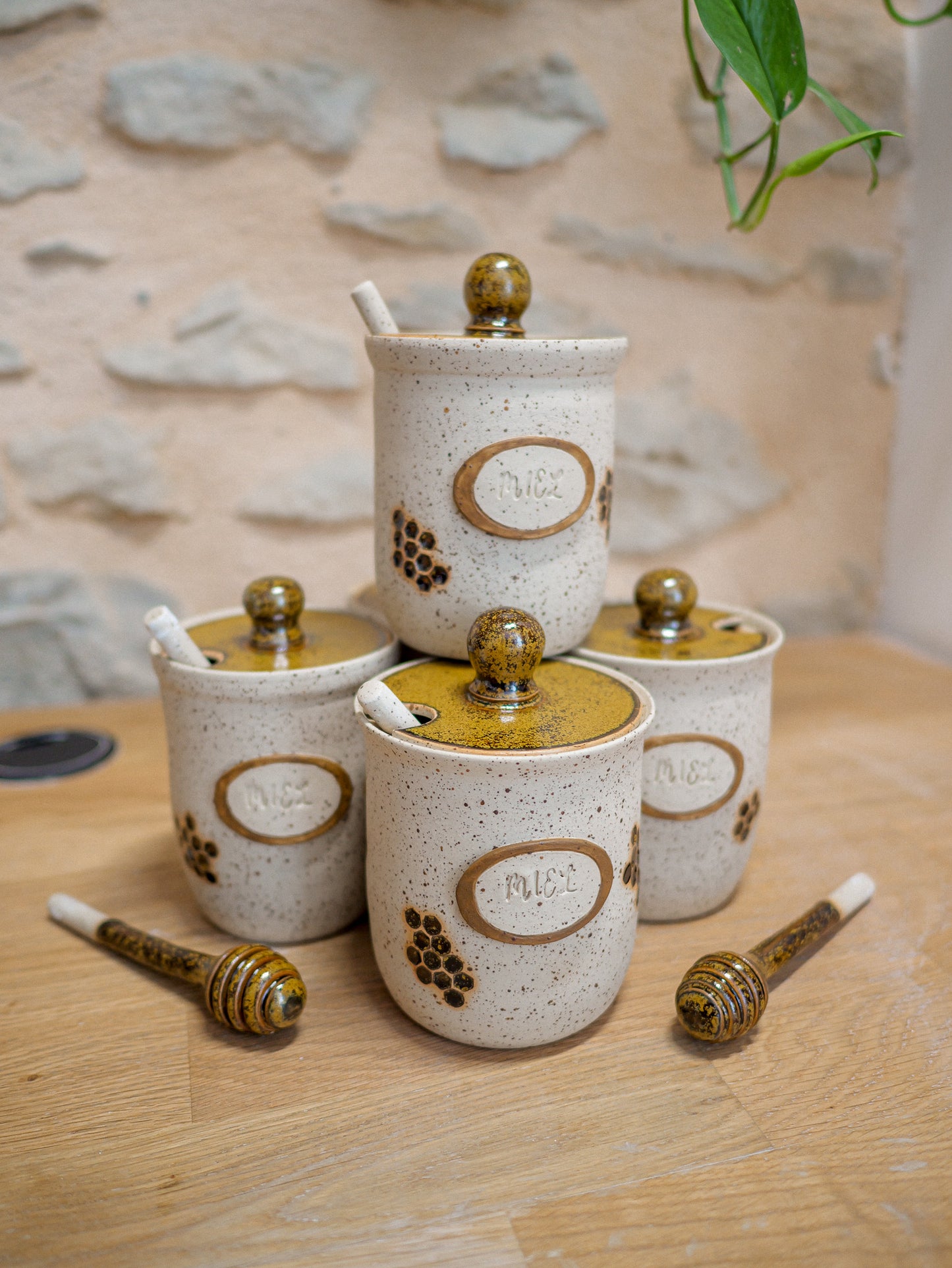 Pot à miel avec cuillère à miel