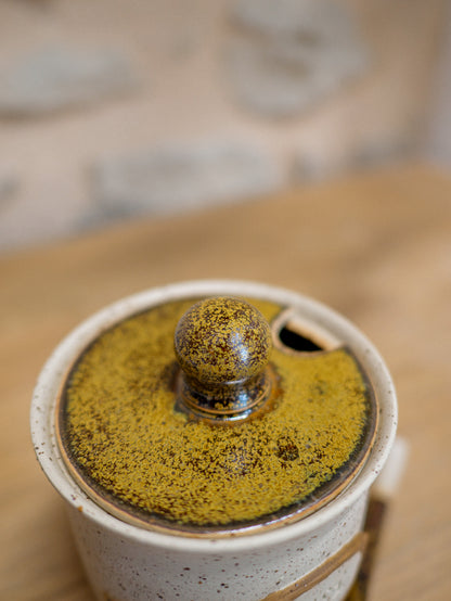 Pot à miel avec cuillère à miel